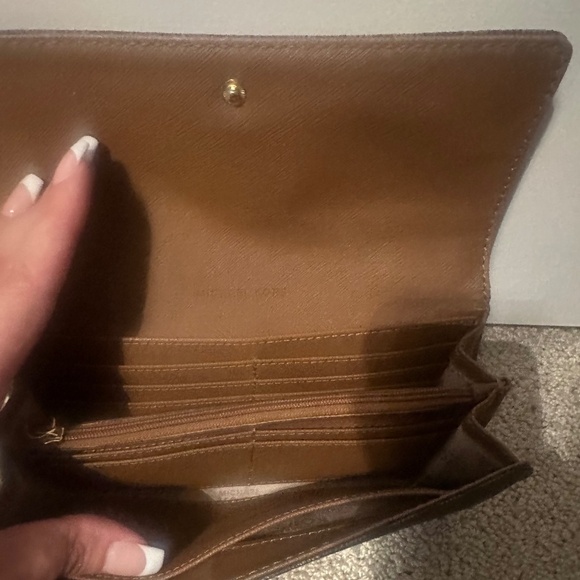 Michael Kors wallet - Picture 3 of 3
